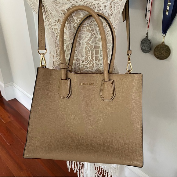Michael Kors Handbags - Michael Kors Tan Leather Tote Bag